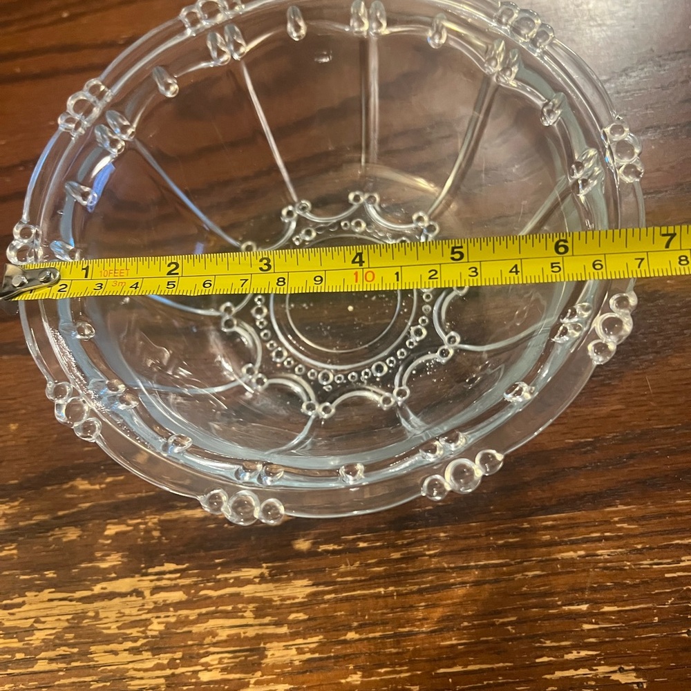 Vintage Elegant Clear Glass Lidded Dish - Picture 5 of 5